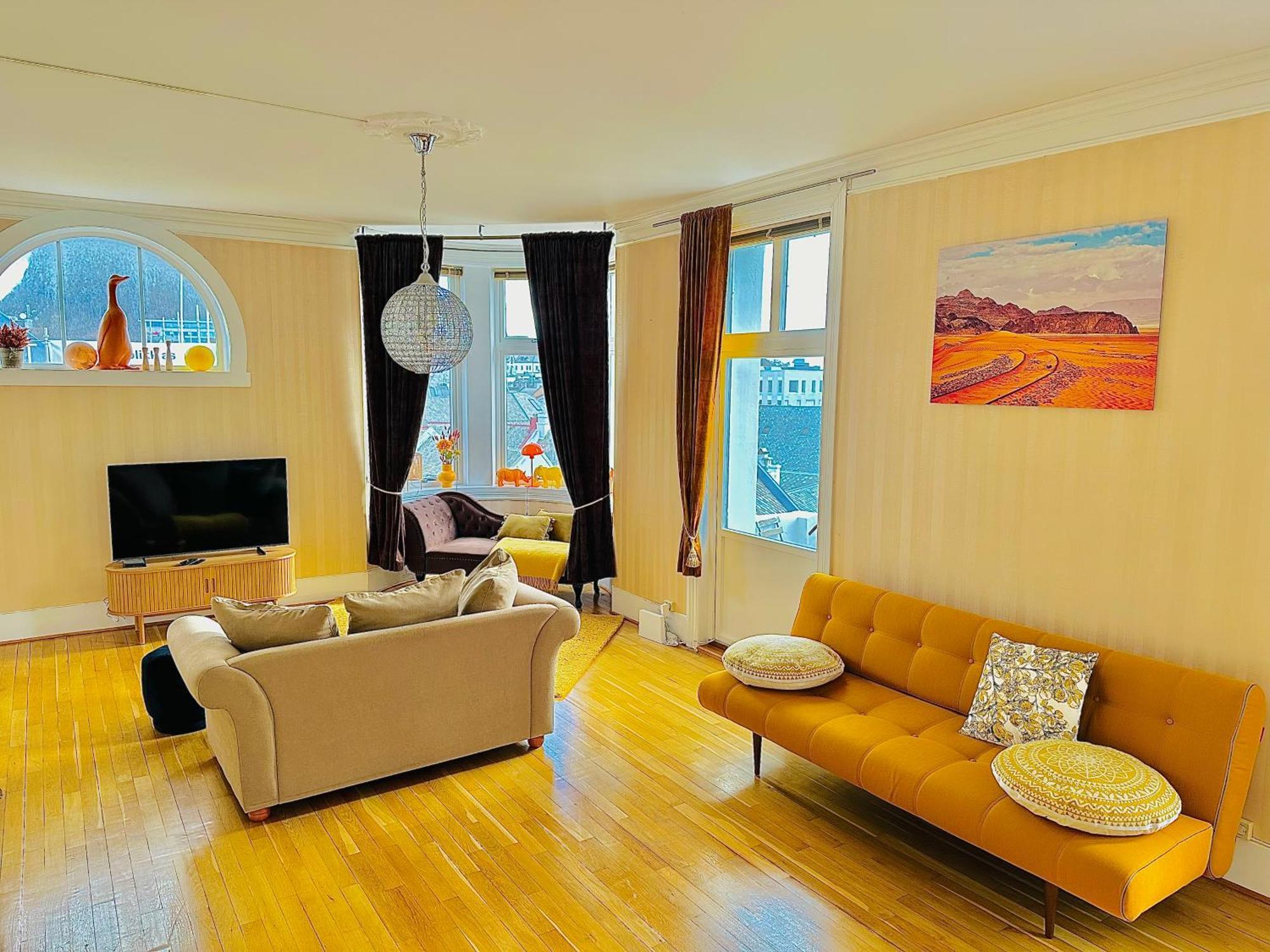 Stylish Big Jugend Art Nouveau Apartment With Balcony Heart Of Ålesund Exterior foto